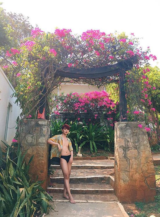 &#34;Tình tin đồn Trấn Thành&#34; được ca ngợi là mỹ nam mặc quần bơi quyến rũ nhất - 4