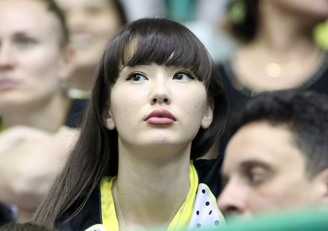 Nữ thần bóng chuyền đẹp nhất thế giới đến VN ẵm luôn giải Hoa khôi - 3