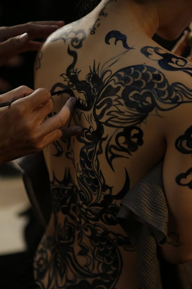 Tránh nguy cơ bị sàm sỡ khi làm mẫu vẽ cơ thể, Phương Trinh Jolie yêu cầu đặc biệt - 4