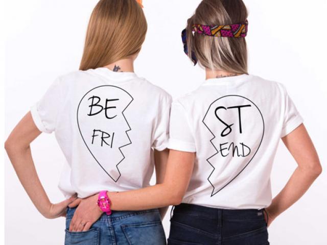 Đừng vứt áo phông cũ, hãy dùng kéo cắt chúng!