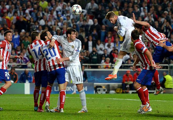 Real có "đặc sản" không chiến và Ramos là quái vật trên không