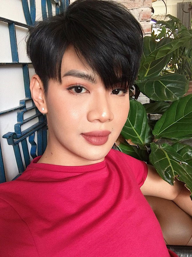 Sơn Tùng, Đào Bá Lộc, Noo Phước Thịnh nữ tính vì trang điểm quá kỹ - 4