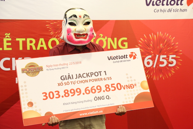 Nóng trong tuần: Tỉ phú Vietlott 300 tỉ đồng nhận giải giữa “bão” hoài nghi Nóng trong tuần: Tỉ phú Vietlott 300 tỉ đồng nhận giải giữa “bão” hoài nghi