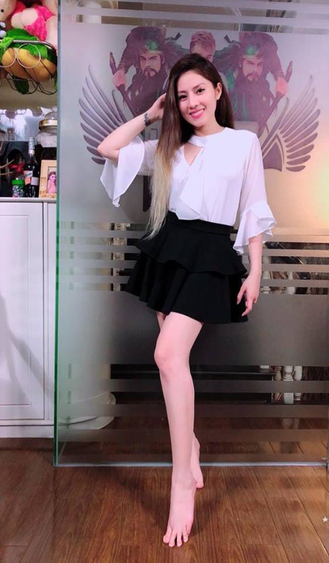 Bạn gái nóng bỏng yêu 16 năm của "ông hoàng miền Tây" - 11