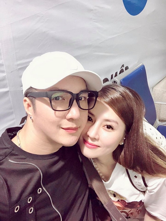 Bạn gái nóng bỏng yêu 16 năm của "ông hoàng miền Tây" - 6