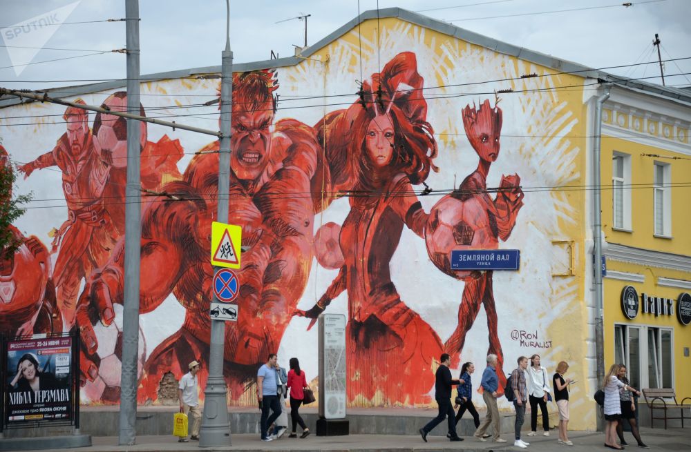 Chùm ảnh graffiti độc đáo ở Moskva lần đầu đăng cai World Cup 2018 - 1