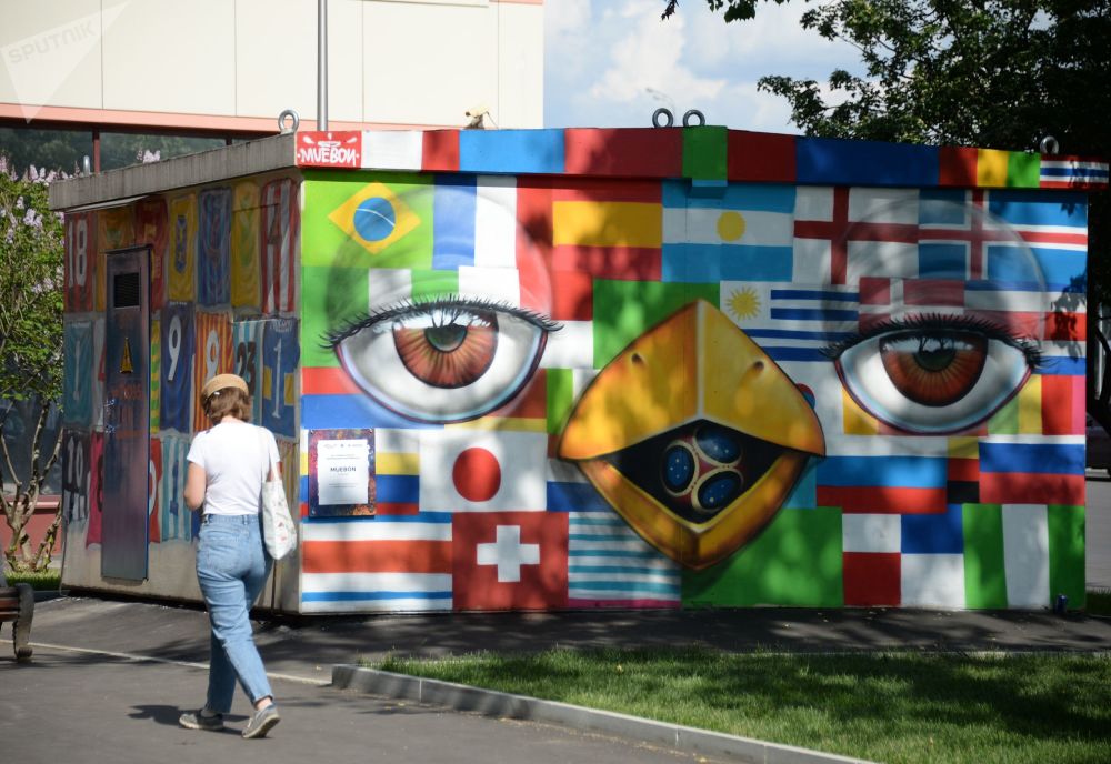 Chùm ảnh graffiti độc đáo ở Moskva lần đầu đăng cai World Cup 2018 - 2