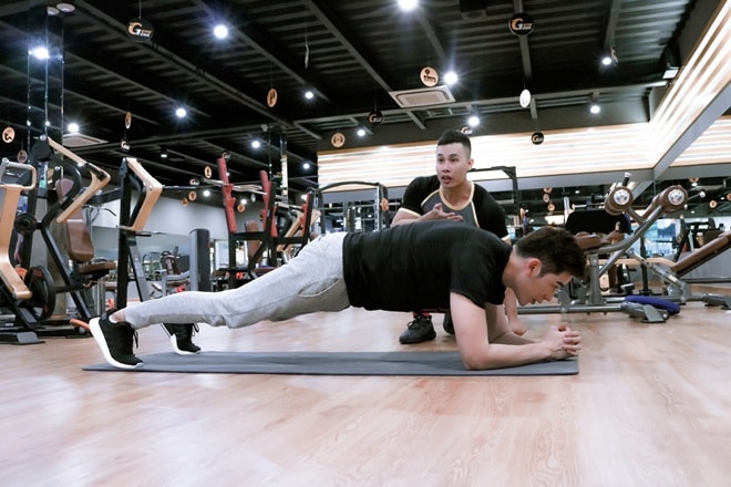 Một tháng &#34;ăn ngủ&#34; trong phòng gym để có thân hình nam vương như Minh Trung - 5