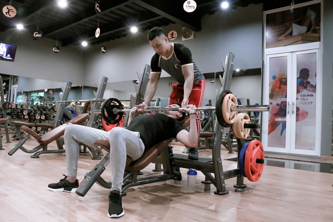 Một tháng &#34;ăn ngủ&#34; trong phòng gym để có thân hình nam vương như Minh Trung - 8