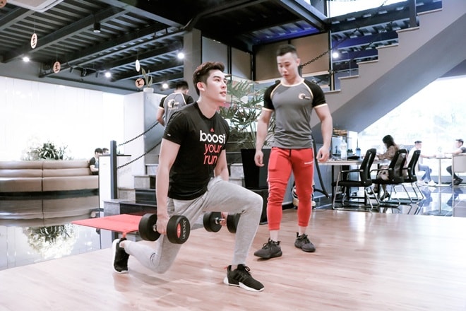 Một tháng &#34;ăn ngủ&#34; trong phòng gym để có thân hình nam vương như Minh Trung - 21