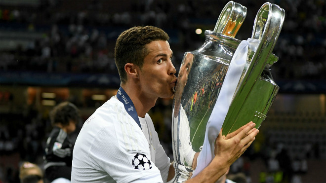 Chấn động Real: Ronaldo đòi lương 75 triệu euro/mùa, chơi bóng đến 39 tuổi - 1