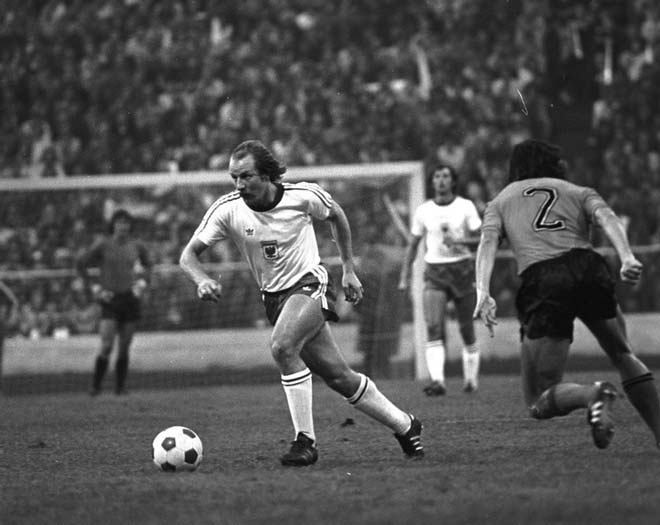 Robert Gadocha trong màu áo ĐT Ba Lan tại World Cup 1974