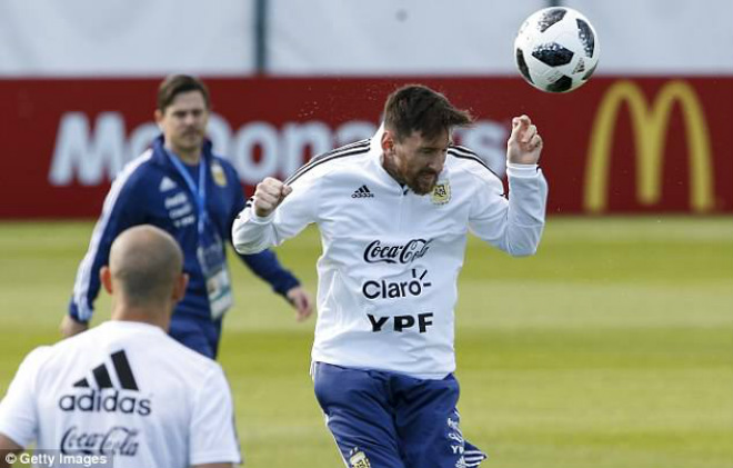 World Cup 2018: Argentina "gây bão", tam tấu Messi – Aguero – Higuain tươi rói - 4