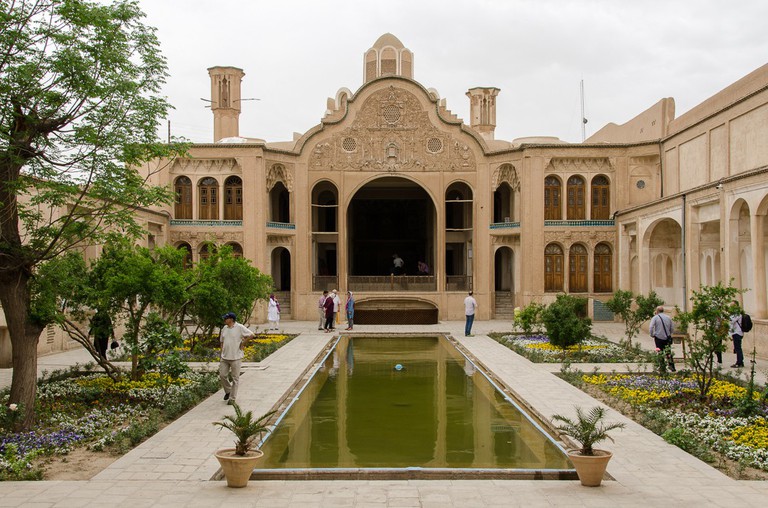 Kiến trúc đẹp ngỡ ngàng của Iran - một đối thủ đáng gờm trong trận cầu World Cup đêm nay - 2