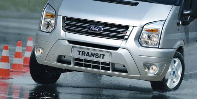So sánh Ford Transit và Hyundai Solati: &#34;Tân binh&#34; đấu với &#34;Vua chở khách&#34; - 10