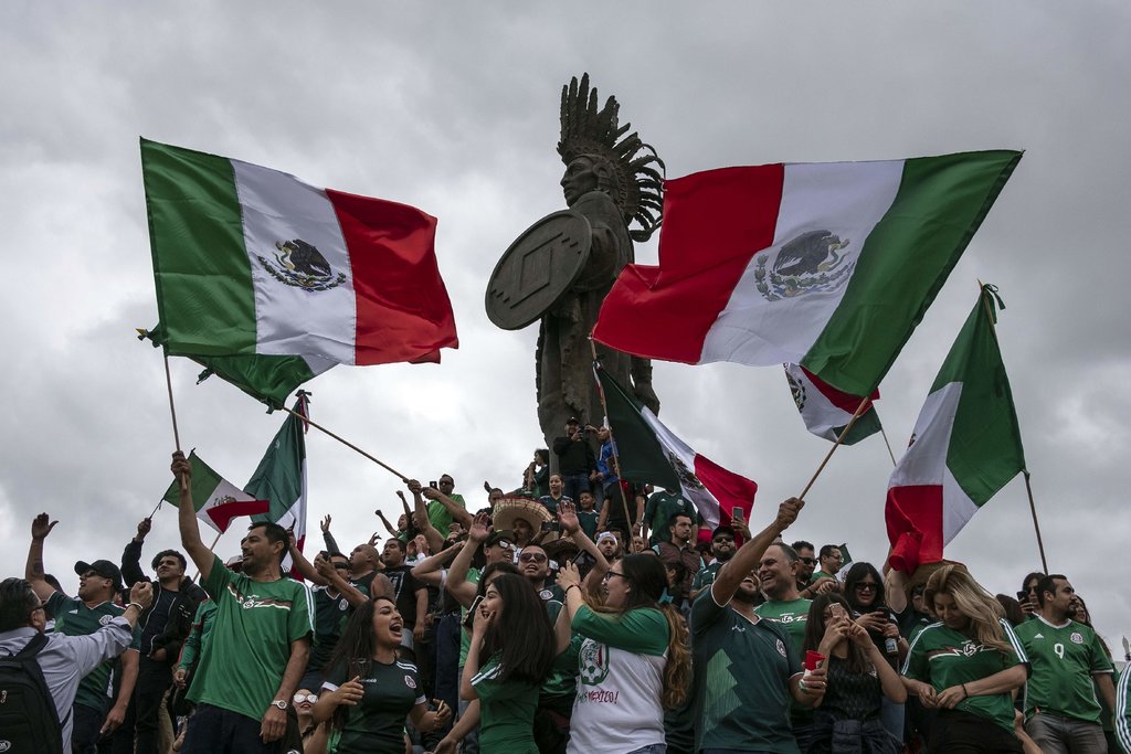 World cup 2018: Dân Mexico nhảy lên ăn mừng tạo ra động đất thực sự - 1