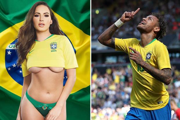 Cô gái mặc áo 5cm để cổ vũ Neymar là người mẫu 27 tuổi quê Latvia - 1