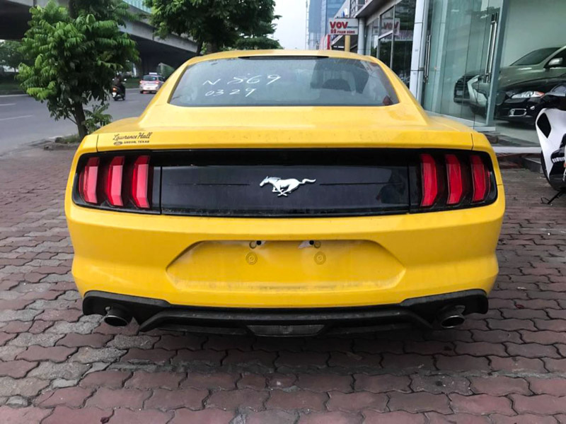 Ford Mustang 2018 về Việt Nam, giá không dưới 2 tỷ đồng - 4