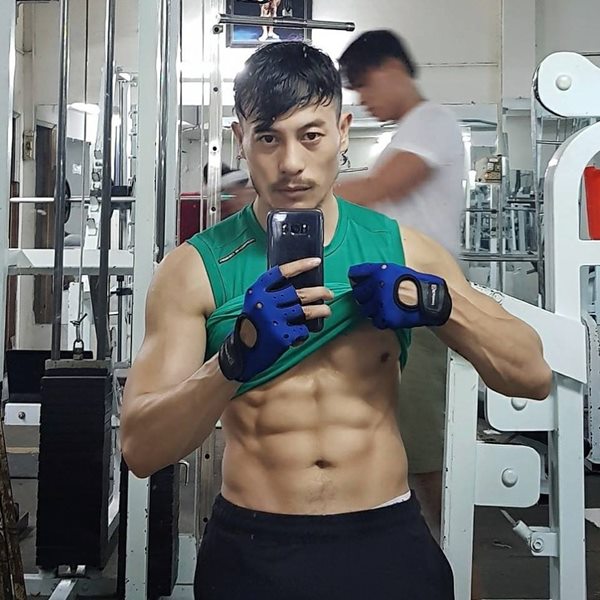 Dù &#39;già nhất&#39; The Face, mỹ nam này lại có nhiều múi bụng nhất - 2