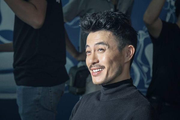 Dù &#39;già nhất&#39; The Face, mỹ nam này lại có nhiều múi bụng nhất - 10