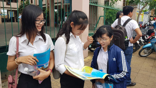 Đề Sử thiếu biển Đông, đề Địa &#34;dễ thở&#34; - 5