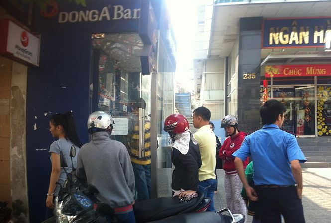 Chủ thẻ ATM DongA Bank liên tiếp báo mất tiền trong tài khoản - 1