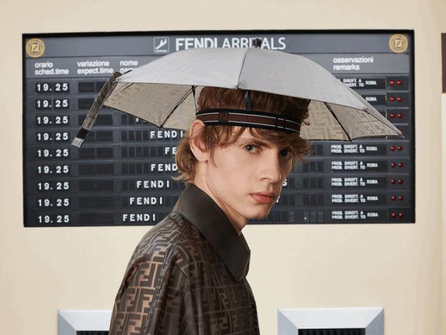 Fendi tung ra mũ chiếc ô vô cùng hài hước