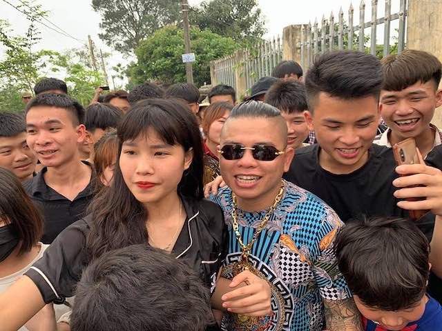 Sau Khá Bảnh đến kênh YouTube ngàn đô Dương Minh Tuyền bị &#34;trảm&#34;