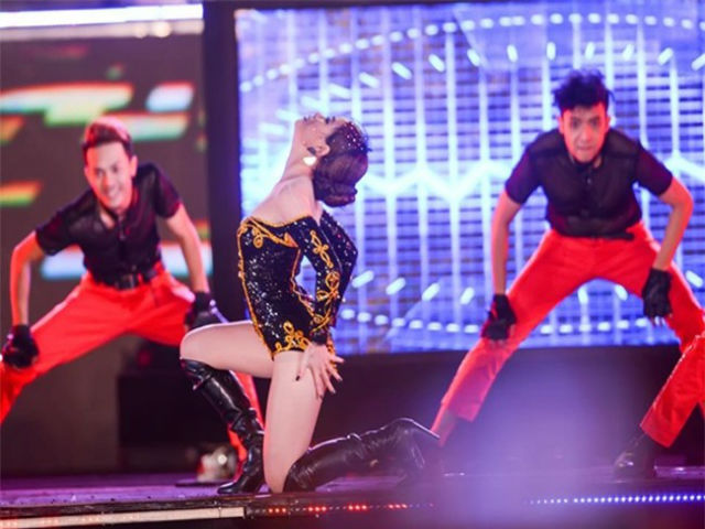 Hoàng Thùy Linh không mặc hở hang quá đà nhưng vẫn gợi cảm nhất nhì showbiz Việt