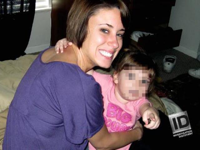 Vụ án mẹ giết con và kết cục gây chấn động: Chiếc xe có mùi lạ