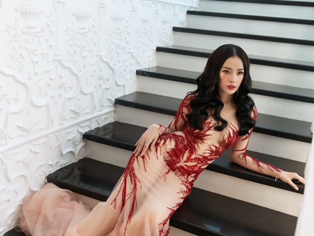 Chi Pu "đốt mắt" người nhìn với váy mỏng như sương mai mong manh