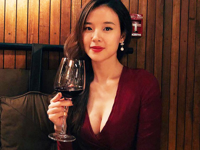 Chán làm gái ngoan, Midu "đổi gió" với váy áo khoe hết đường cong