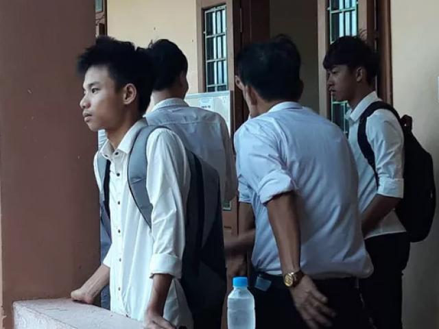 Nam sinh nén nỗi đau mất cha tham dự kỳ thi THPT Quốc gia 2019 Nam sinh nén nỗi đau mất cha tham dự kỳ thi THPT Quốc gia 2019