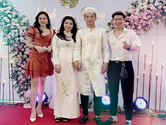 Đôi giày Gucci 20 triệu đồng "đi mãi chưa mòn" được Bùi Tiến Dũng diện khi hỏi vợ