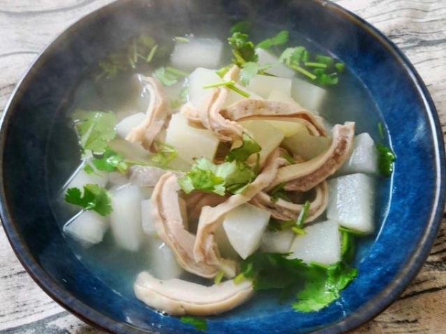 Dạ dày heo nấu cùng với loại củ này, siêu ngon mà cực kỳ bổ dưỡng Dạ dày heo nấu cùng với loại củ này, siêu ngon mà cực kỳ bổ dưỡng