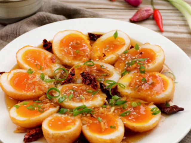 Trứng lòng đào chiên sốt me, mới nghe đã ứa nước miếng, ăn 1 lần nghiện luôn Trứng lòng đào chiên sốt me, mới nghe đã ứa nước miếng, ăn 1 lần nghiện luôn