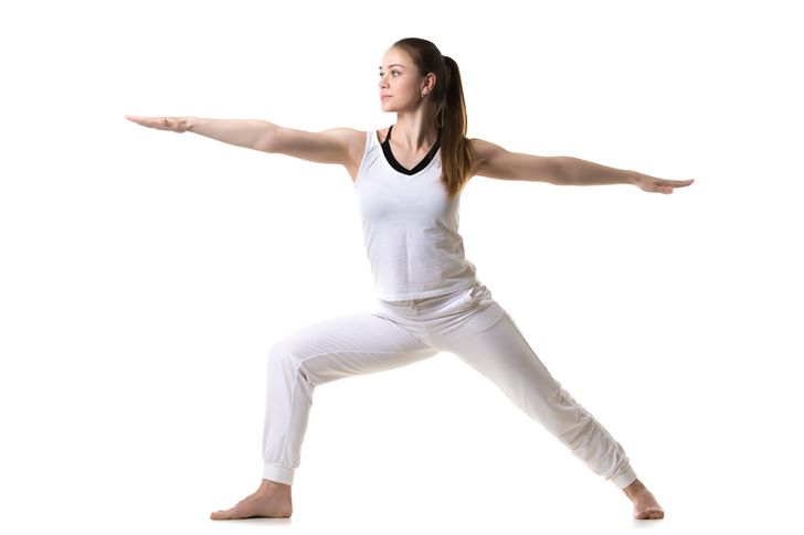 Những động tác yoga giúp chị em cải thiện vòng 1 săn gọn, hình dáng đẹp - 1