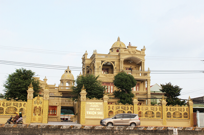“Thừa tiền”, đại gia Việt đua nhau xây lâu đài dát vàng, nội thất toàn gỗ quý - 6