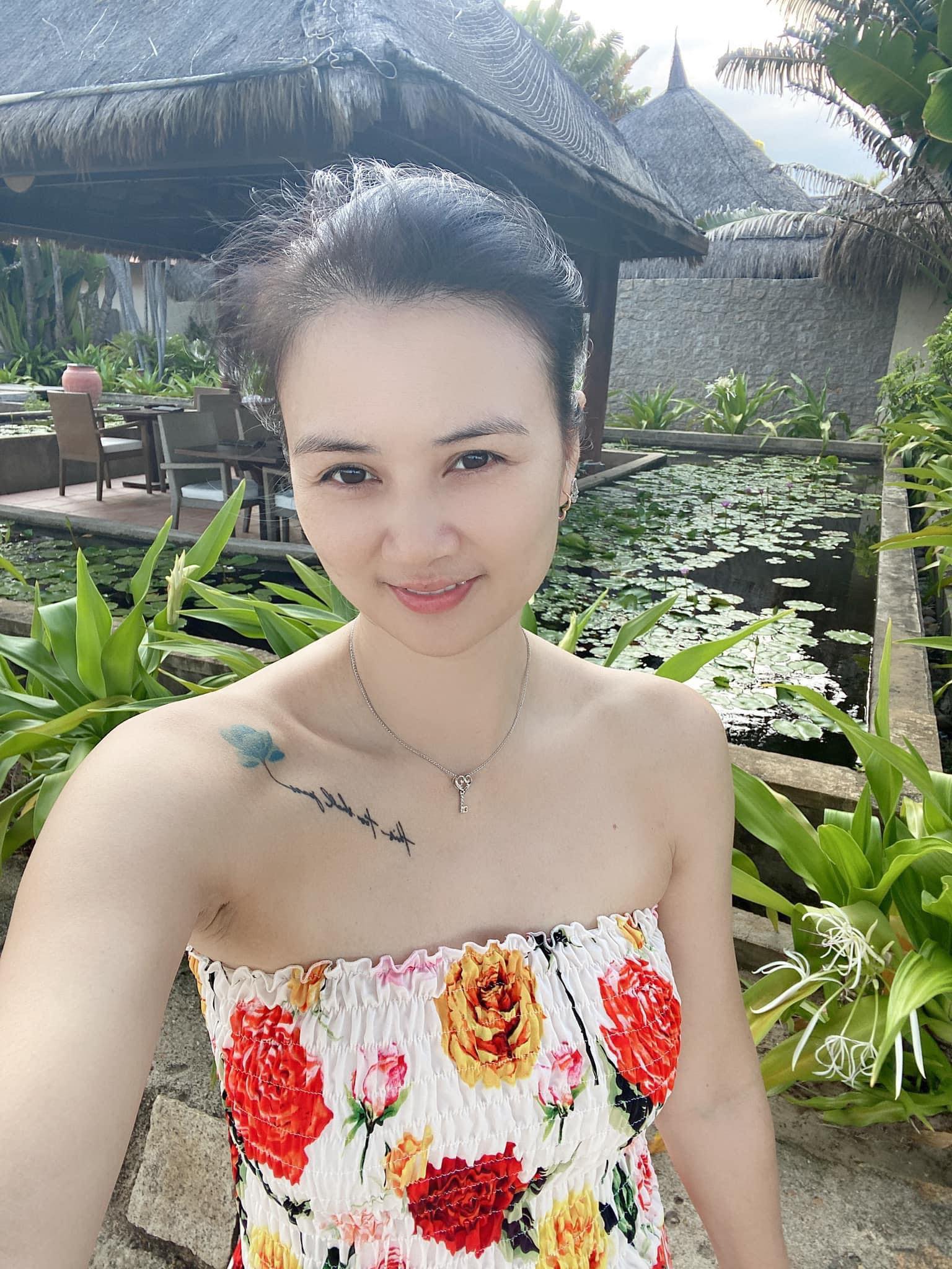 “Hoa khôi bóng chuyền” Kim Huệ gây bất ngờ khi mặc suit hay bikini đều quá nóng bỏng - 3