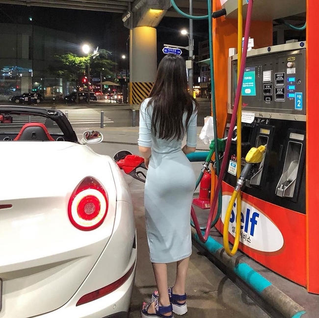 Siêu vòng 1 Malaysia nổi trên MXH khoe ảnh sang du lịch Việt Nam 17