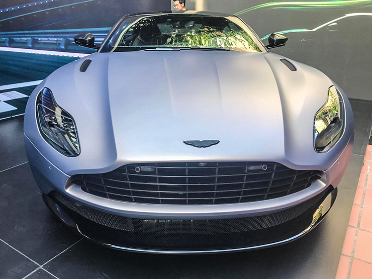 Bộ đôi siêu xe Aston Martin mới xuất hiện tại Việt Nam, giá bán hơn 19 tỷ đồng - 9