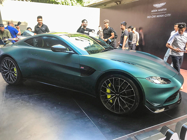 Bộ đôi siêu xe Aston Martin mới xuất hiện tại Việt Nam, giá bán hơn 19 tỷ đồng - 3