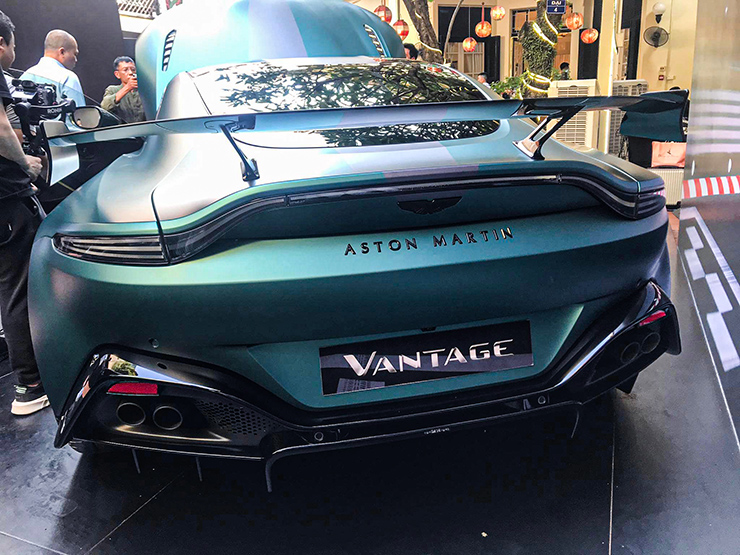 Bộ đôi siêu xe Aston Martin mới xuất hiện tại Việt Nam, giá bán hơn 19 tỷ đồng - 4