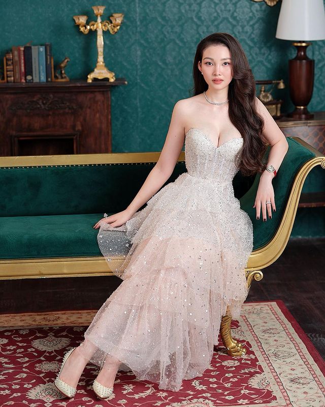 'Cô dâu 200 cây vàng Nam Định' giữ vóc dáng thon thả dù đang mang bầu lần 3 - 5