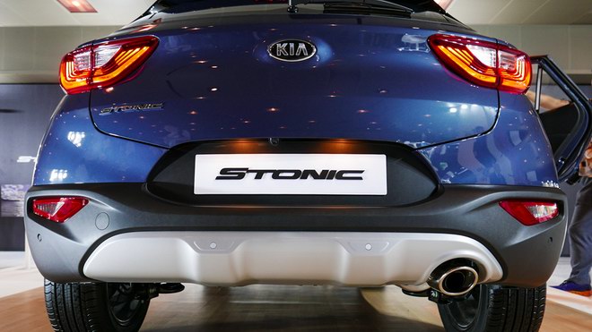 Kia Stonic hoàn toàn mới có giá từ 376 triệu đồng - 3