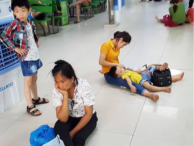 Nắng nóng như chảo lửa, cha mẹ cần biết những bệnh này đang hoành hành - 1