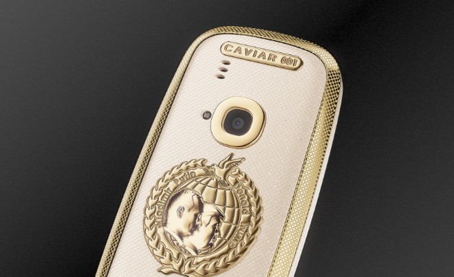 Nokia 3310 bản Putin-Trump bằng titan và vàng 24K giá siêu đắt - 7
