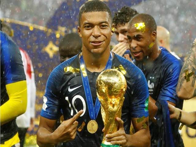 Real & &ldquo;Người thừa kế&rdquo; Ronaldo: Neymar cự tuyệt, chờ &ldquo;Ho&agrave;ng tử b&eacute;&rdquo; Mbappe