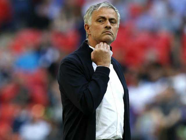 MU - Mourinho &ldquo;chiến tranh&rdquo; sếp lớn, hội chứng năm thứ 3 t&aacute;i hiện?
