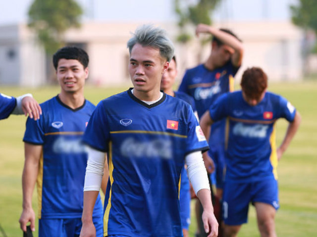 Hot boy U23 VN: Văn To&agrave;n khoe t&oacute;c lạ quyết vượt qua C&ocirc;ng Phượng